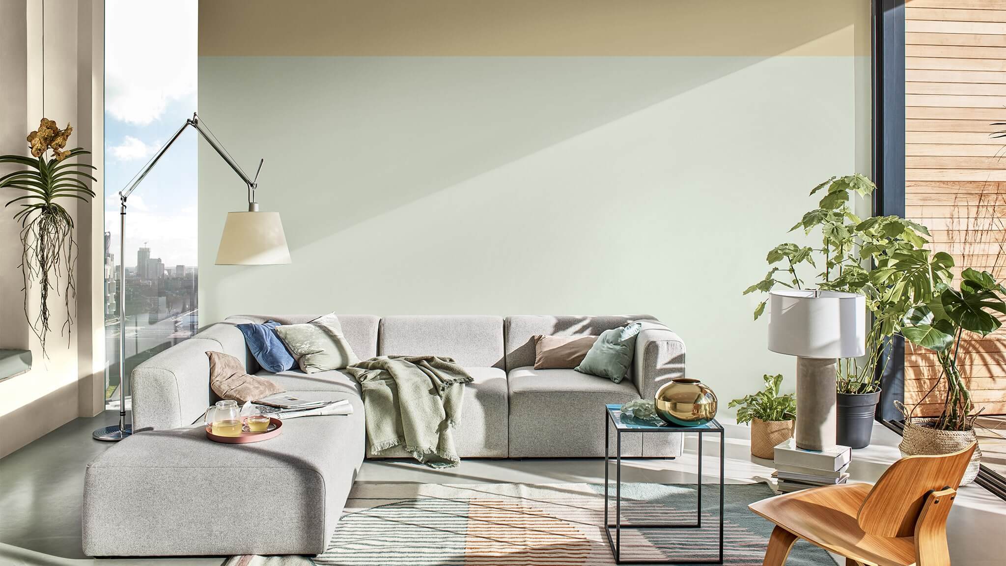 Entspanntes Wohnzimmer mit zweifarbiger Wand in Tranquil Dawn cf20_two-tone_room_2
